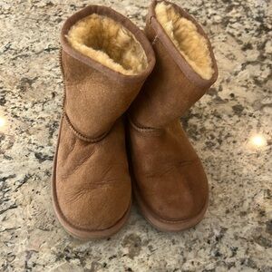 UGG Little kids boots, size 12